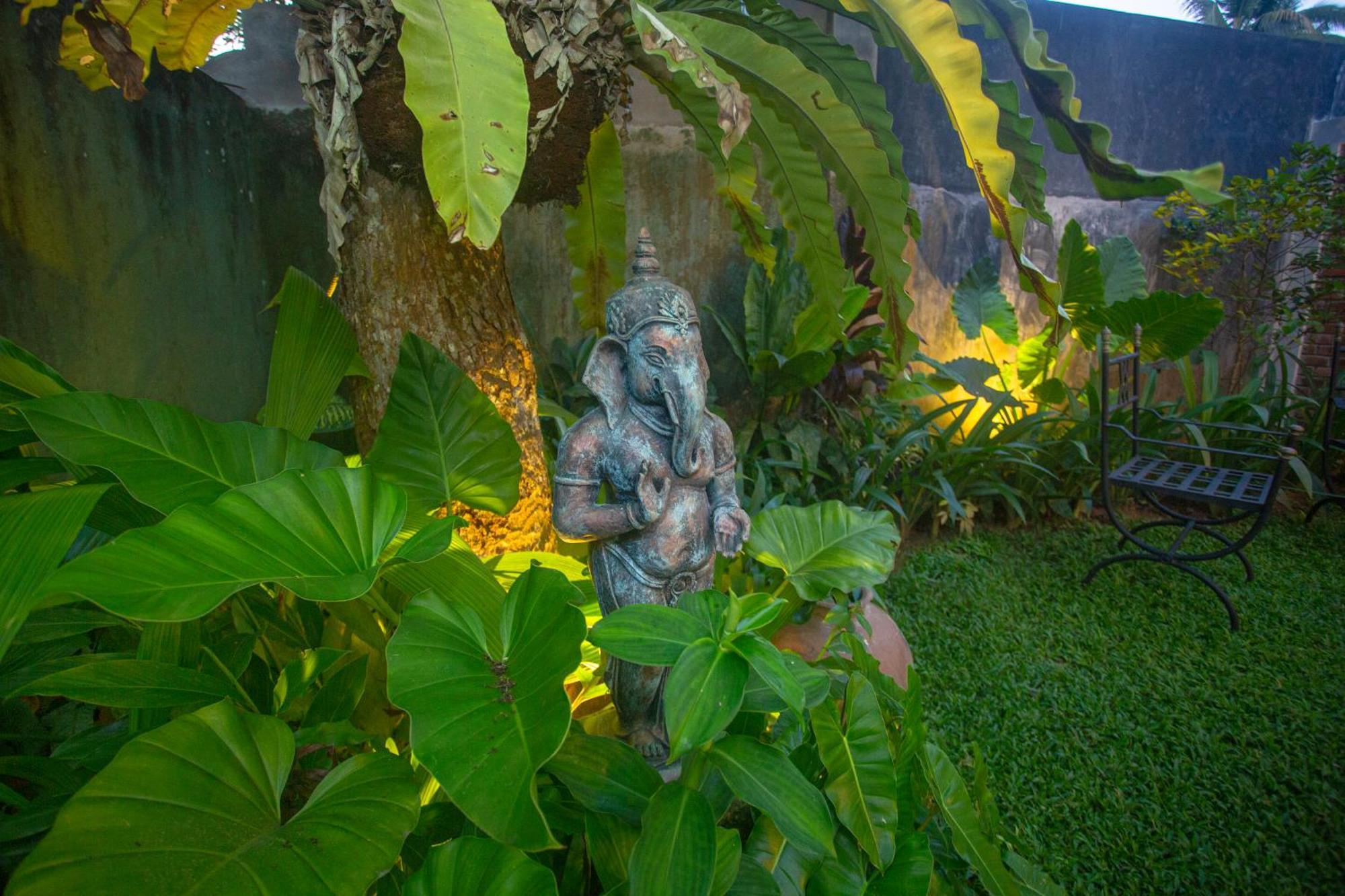 Dhyana Villa 安伯朗戈德 外观 照片